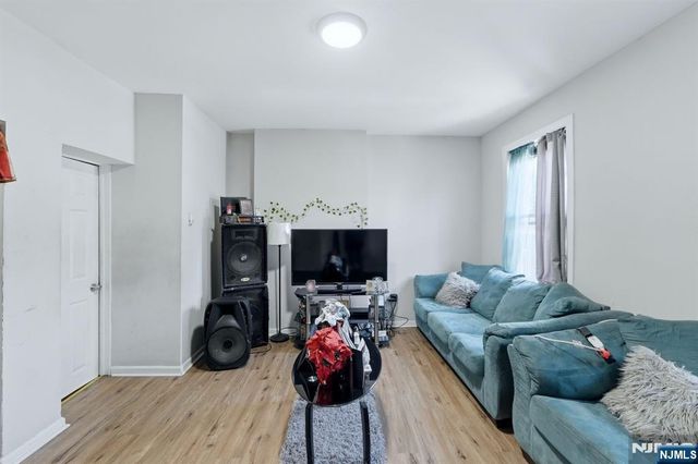 32 Jefferson Street, Paterson, NJ 07522