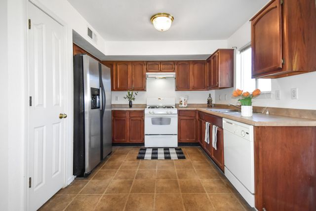 12161 Sun Bridge Place, Horizon City, TX 79928
