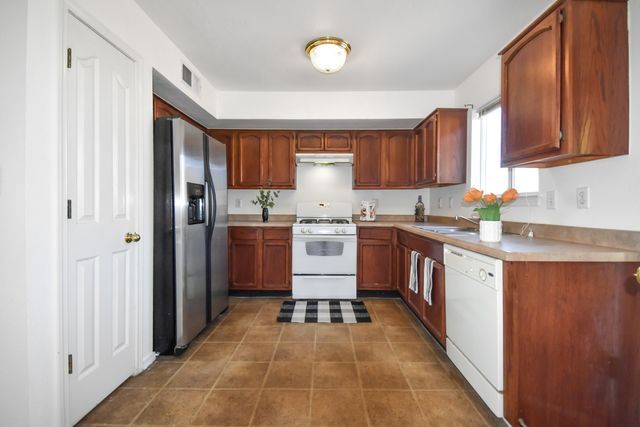 12161 Sun Bridge Place, Horizon City, TX 79928
