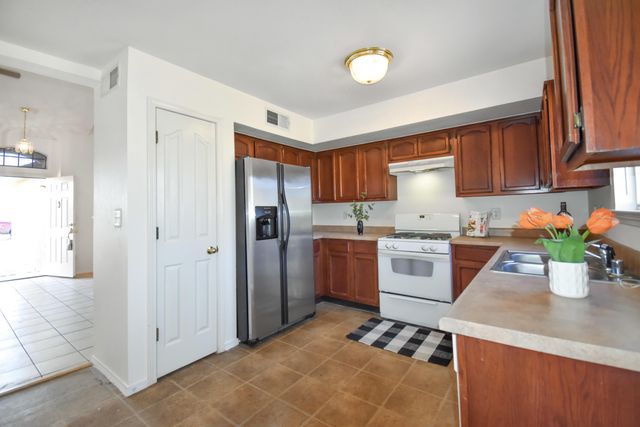 12161 Sun Bridge Place, Horizon City, TX 79928