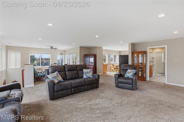 39415 E Archer Drive, Harrison Charter Township, MI 48045
