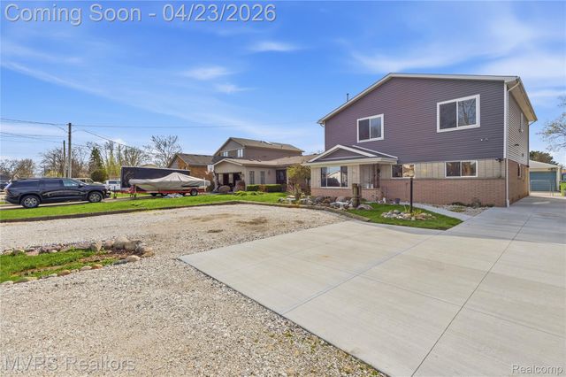39415 E Archer Drive, Harrison Charter Township, MI 48045