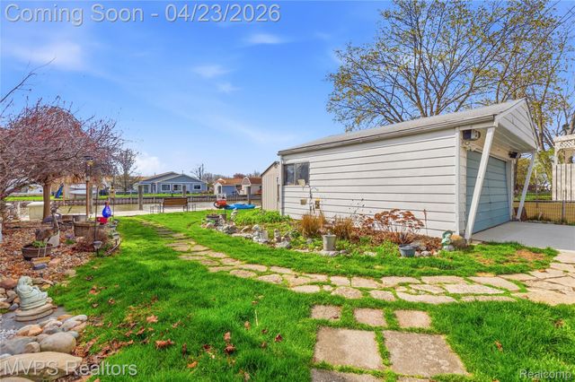 39415 E Archer Drive, Harrison Charter Township, MI 48045