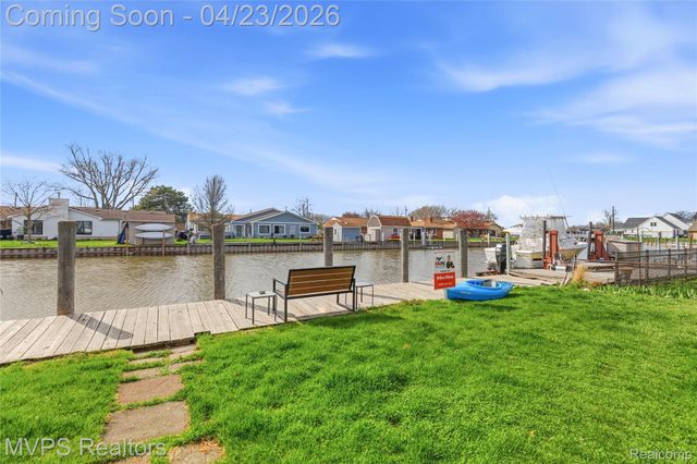 39415 E Archer Drive, Harrison Charter Township, MI 48045