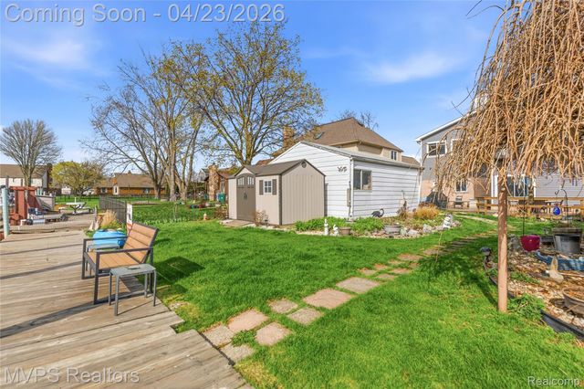39415 E Archer Drive, Harrison Charter Township, MI 48045