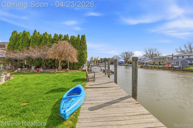 39415 E Archer Drive, Harrison Charter Township, MI 48045