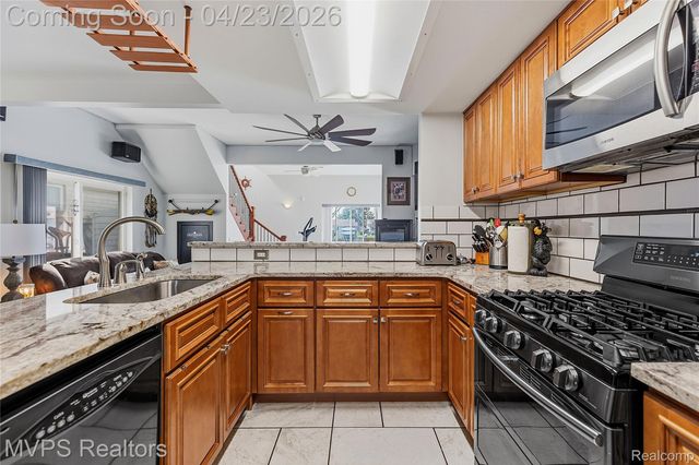 39415 E Archer Drive, Harrison Charter Township, MI 48045