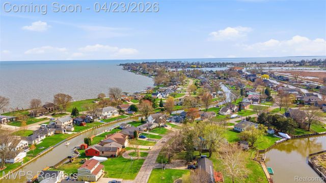 39415 E Archer Drive, Harrison Charter Township, MI 48045