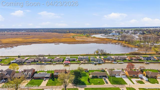 39415 E Archer Drive, Harrison Charter Township, MI 48045