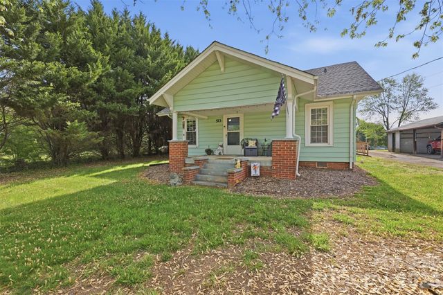 513 7th Street SW, Taylorsville, NC 28681