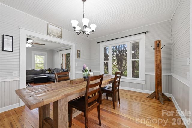 513 7th Street SW, Taylorsville, NC 28681