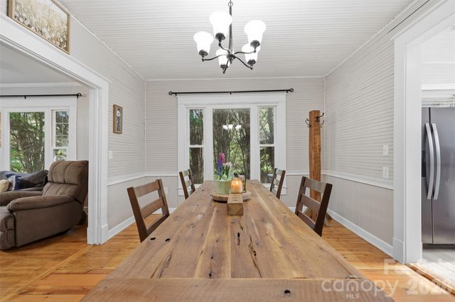 513 7th Street SW, Taylorsville, NC 28681