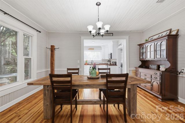 513 7th Street SW, Taylorsville, NC 28681