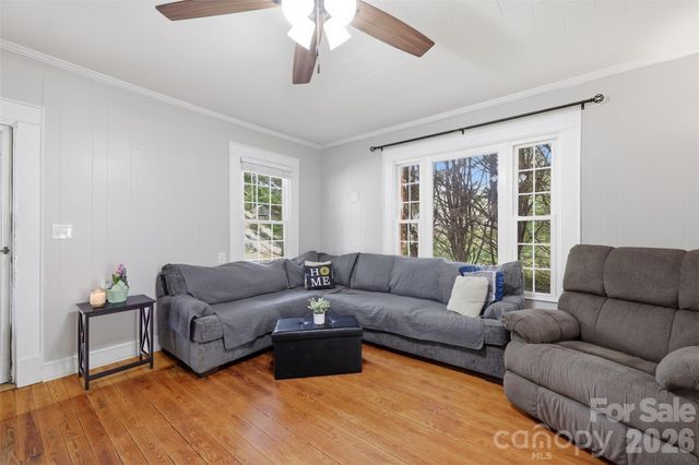 513 7th Street SW, Taylorsville, NC 28681