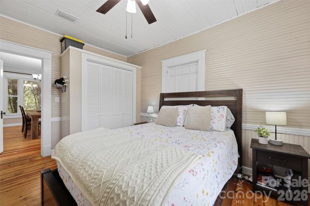 513 7th Street SW, Taylorsville, NC 28681
