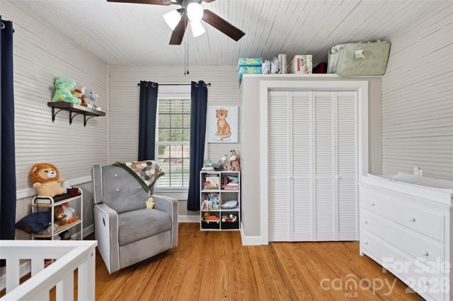 513 7th Street SW, Taylorsville, NC 28681