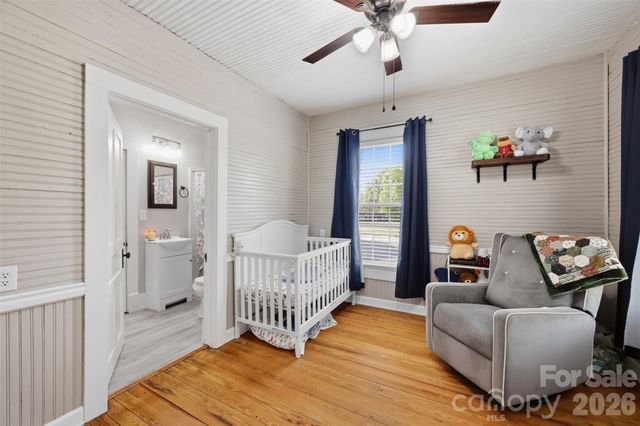 513 7th Street SW, Taylorsville, NC 28681