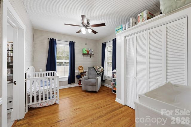 513 7th Street SW, Taylorsville, NC 28681