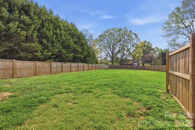 513 7th Street SW, Taylorsville, NC 28681