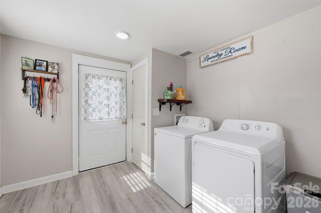 513 7th Street SW, Taylorsville, NC 28681