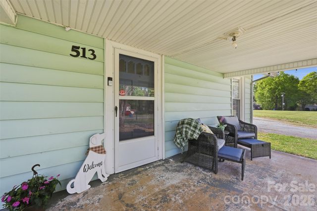513 7th Street SW, Taylorsville, NC 28681