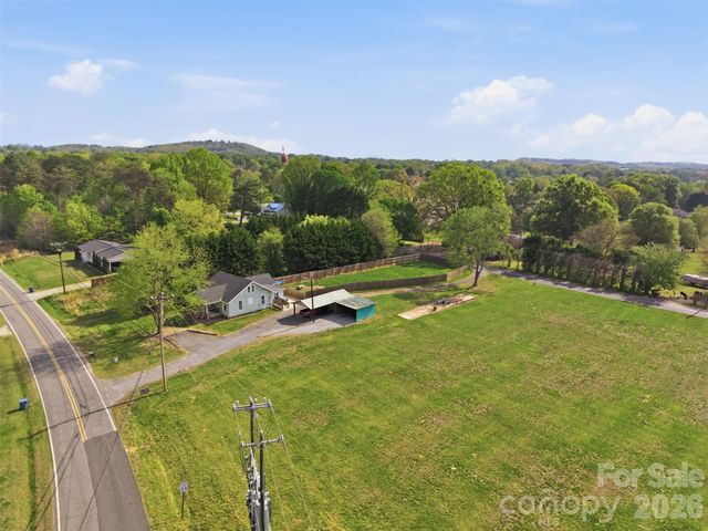 513 7th Street SW, Taylorsville, NC 28681