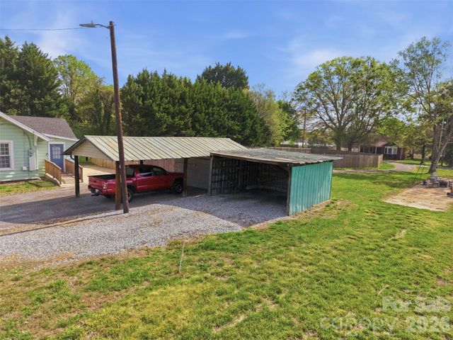 513 7th Street SW, Taylorsville, NC 28681