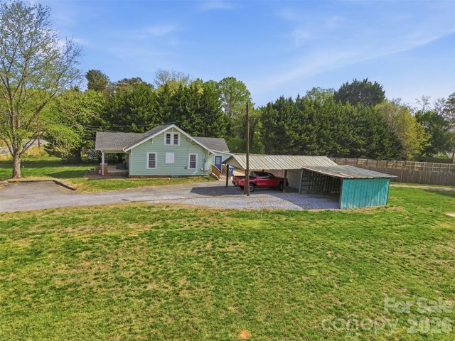 513 7th Street SW, Taylorsville, NC 28681