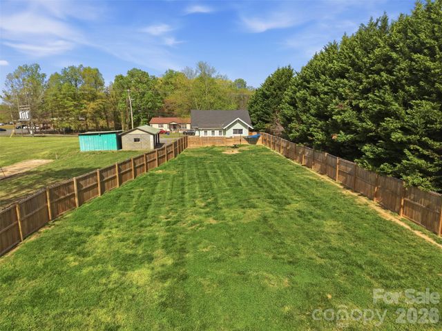 513 7th Street SW, Taylorsville, NC 28681
