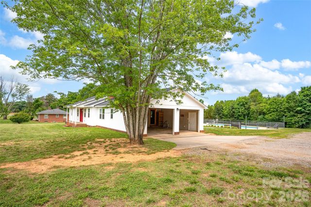 581 Barry Oak Road, Statesville, NC 28625