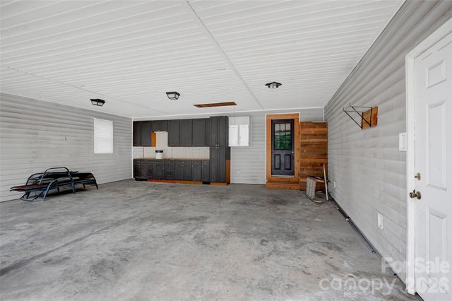 581 Barry Oak Road, Statesville, NC 28625