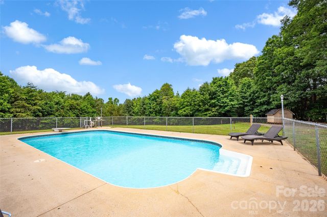 581 Barry Oak Road, Statesville, NC 28625