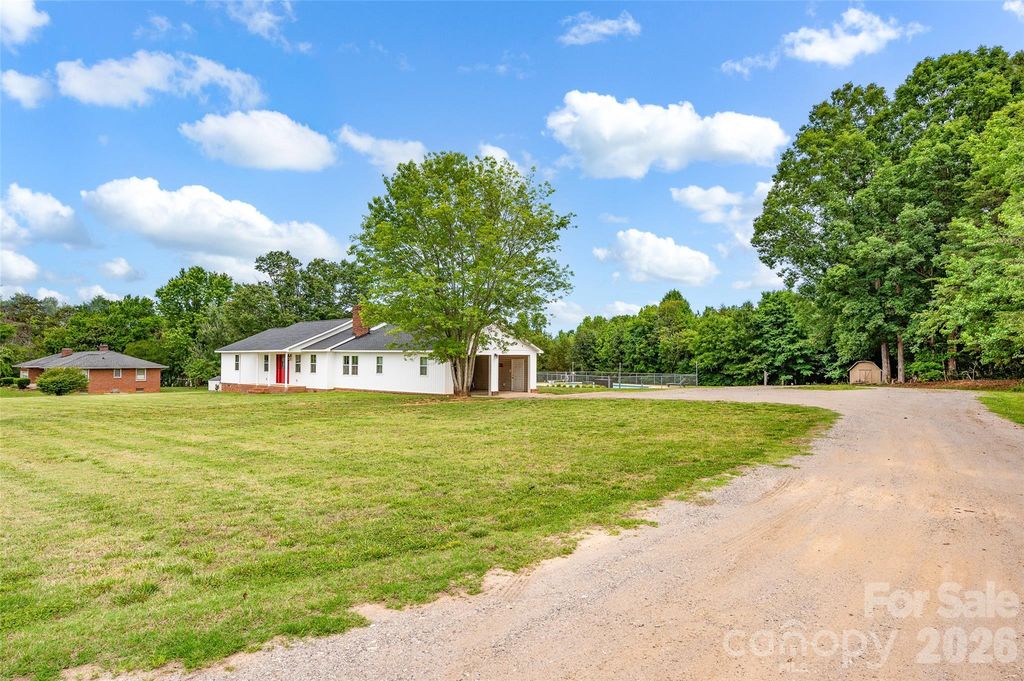 581 Barry Oak Road, Statesville, NC 28625