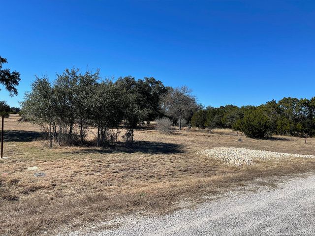 1088 BUCKSKIN TRAIL, Pipe Creek, TX 78003