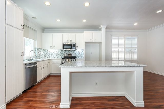 38 Eaglecreek, Irvine, CA 92618