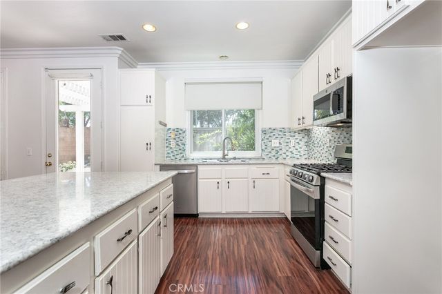 38 Eaglecreek, Irvine, CA 92618
