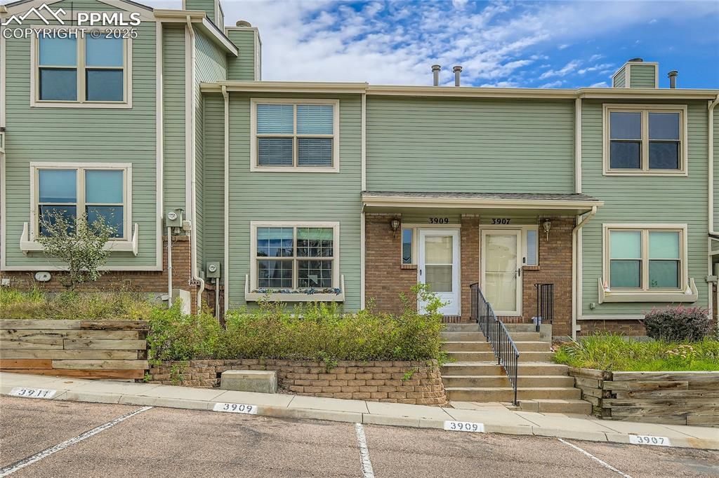 3909 Smoke Tree Drive, Colorado Springs, CO 80920