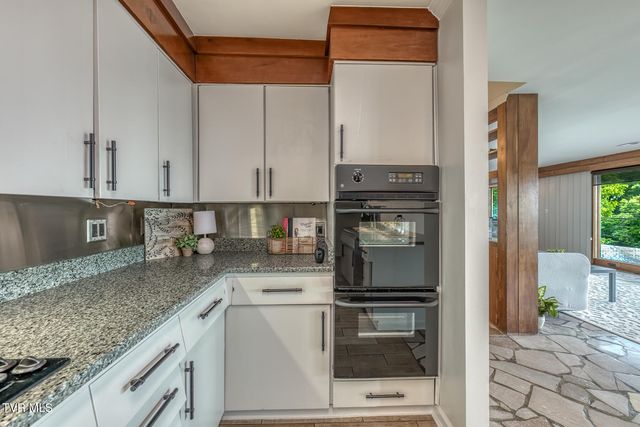 4537 Old Stage Road, Kingsport, TN 37664