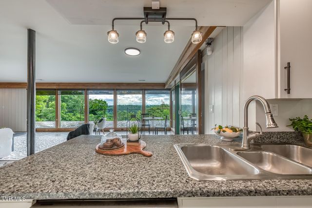 4537 Old Stage Road, Kingsport, TN 37664