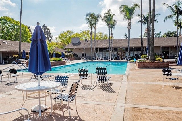 8877 Lauderdale Court 209E, Huntington Beach, CA 92646