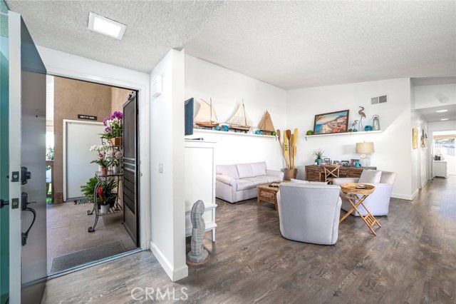 8877 Lauderdale Court 209E, Huntington Beach, CA 92646