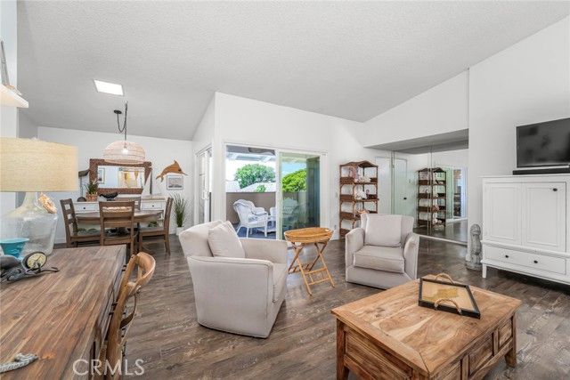 8877 Lauderdale Court 209E, Huntington Beach, CA 92646