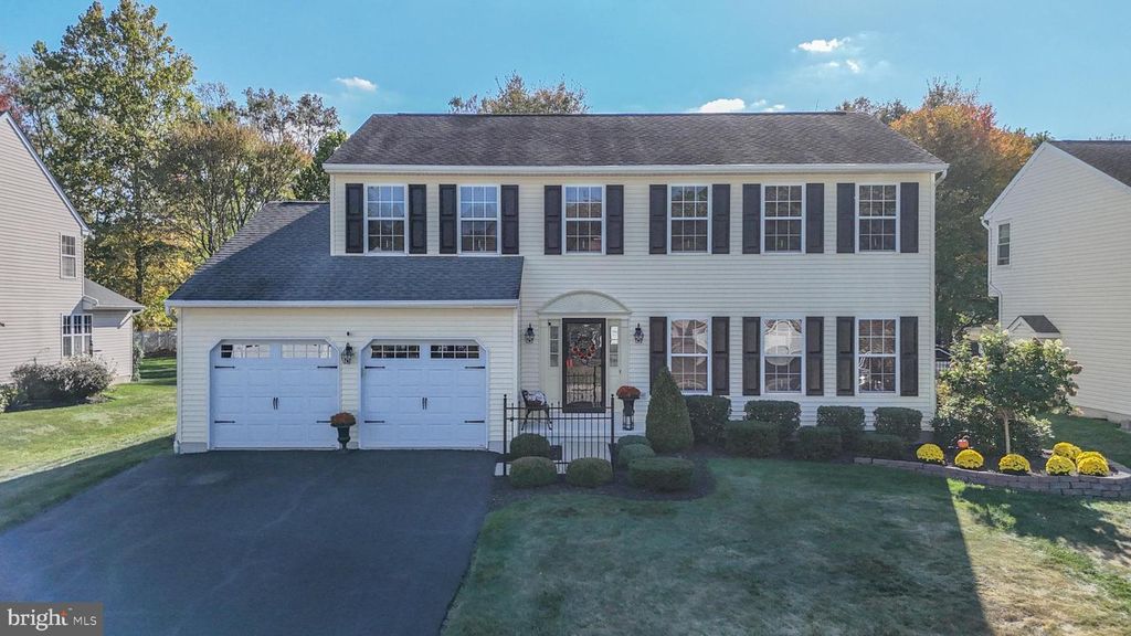 242 WILLOW WOOD DR, Doylestown, PA 18901
