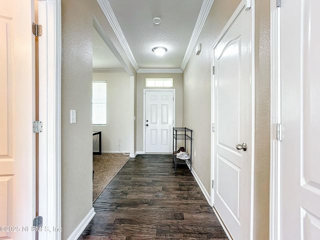 6925 SANDLE Drive, Jacksonville, FL 32219