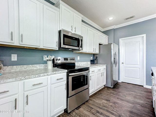6925 SANDLE Drive, Jacksonville, FL 32219