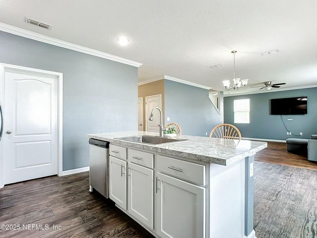 6925 SANDLE Drive, Jacksonville, FL 32219