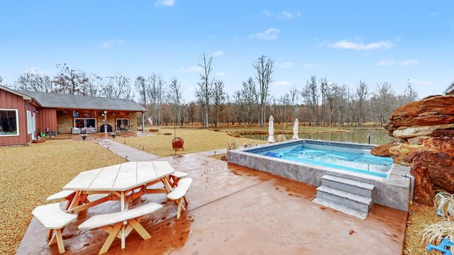 11957 HWY 79N, Buchanan, TN 38222