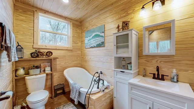 11957 HWY 79N, Buchanan, TN 38222