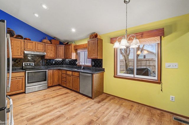 2519 Solarwood Drive, Davison, MI 48423