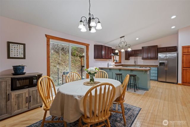 38220 NE Sunset Falls Road, Yacolt, WA 98675